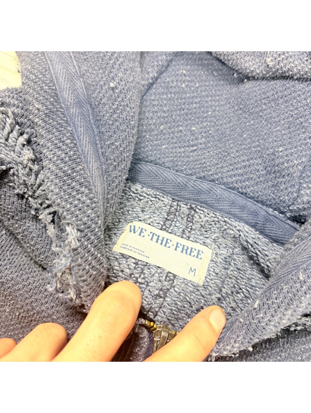 We The Free cropped blue zip hoodie, peeling throughout and raw hems - Picture 2 of 5